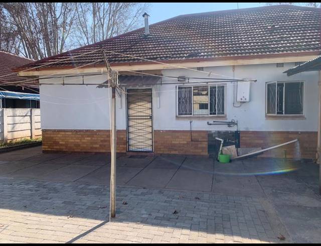 3 BEDROOM HOUSE FOR SALE IN VANDERBIJLPARK CE 1